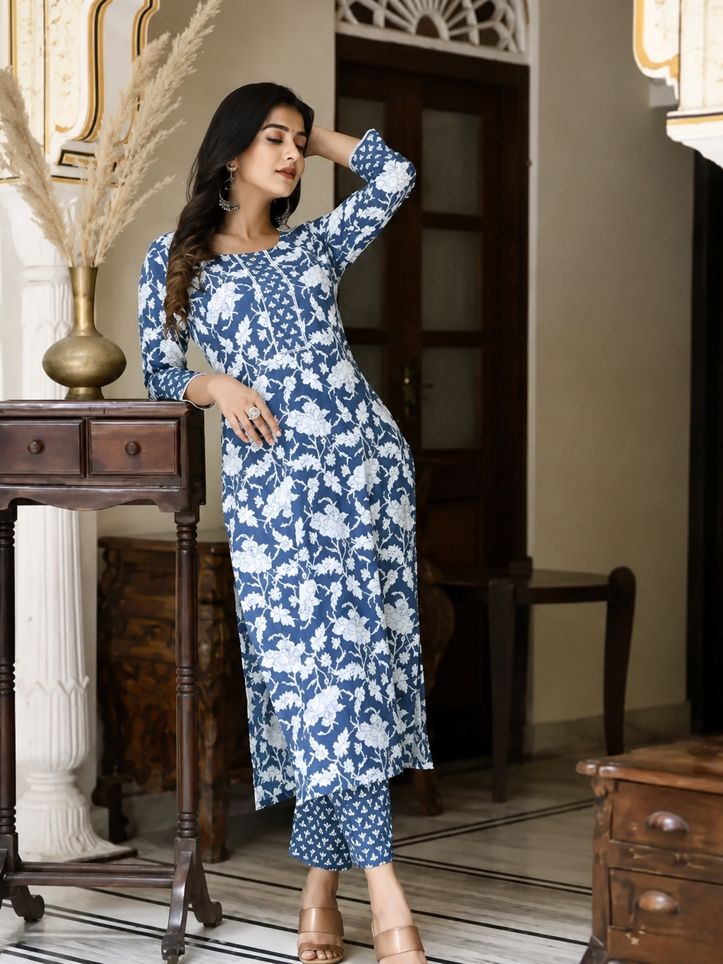Women's Floral Round No Dupatta Kurta Sets